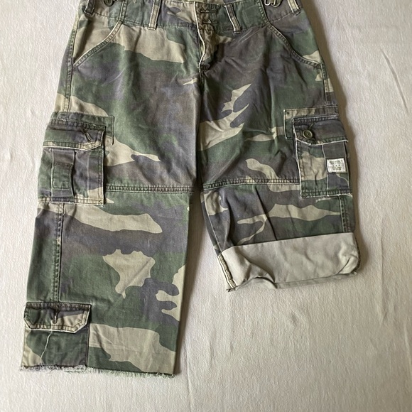 Y2K Abercrombie & Fitch Green Camouflage Cargo Shorts - Picture 2 of 8